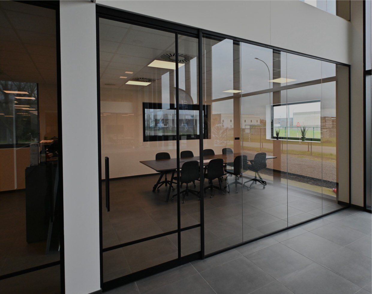 Alusta schuifdeur met enkele glazen wand-1024