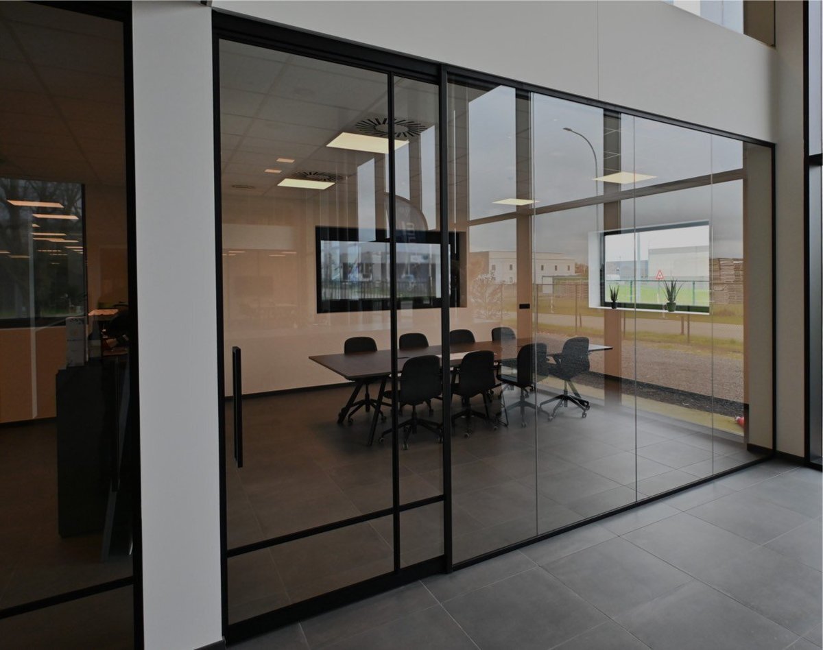 Alusta schuifdeur met enkele glazen wand-1024